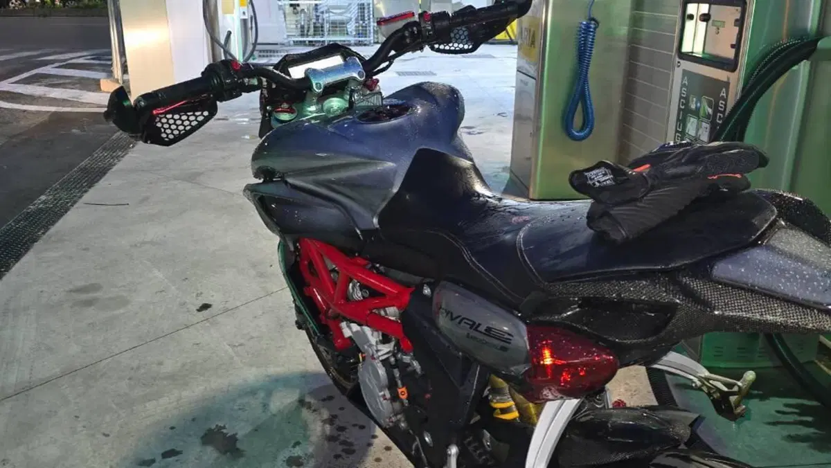 MV Agusta Rivale 800 EAS ABS (2013 -17)  (6)