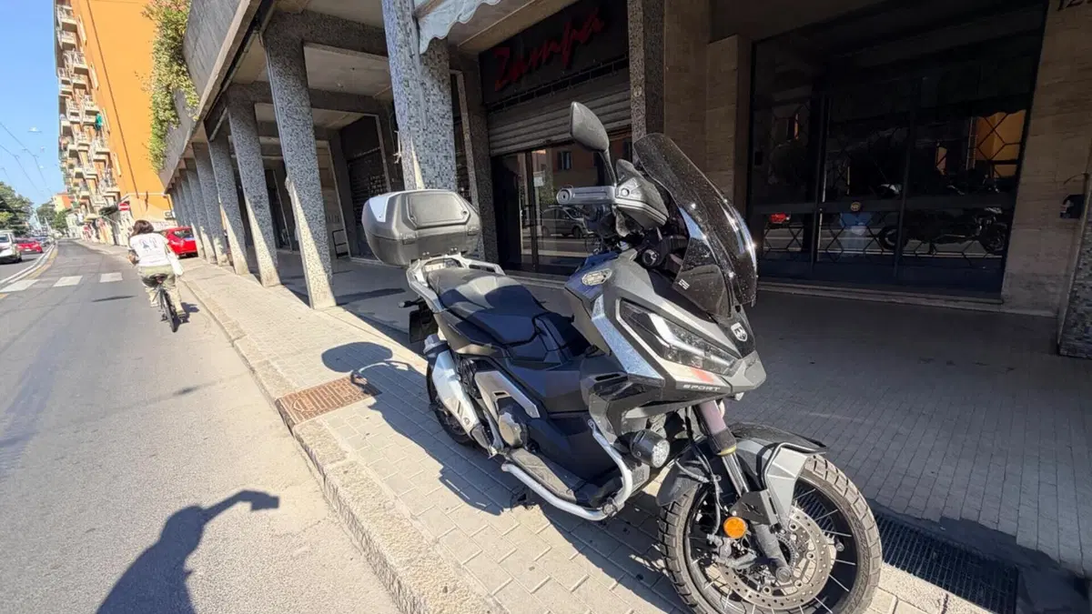 Honda X-ADV 750 DCT Adventure (2021 - 24)  (2)