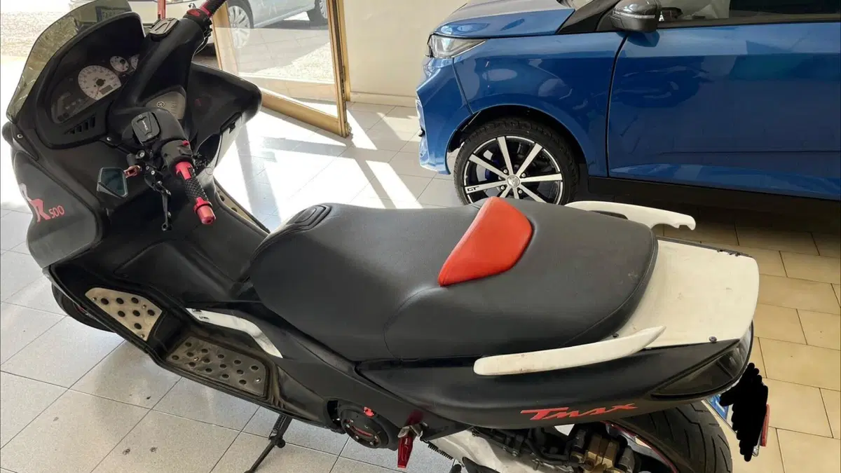 Yamaha T-Max 500 (2001 - 03)  (8)