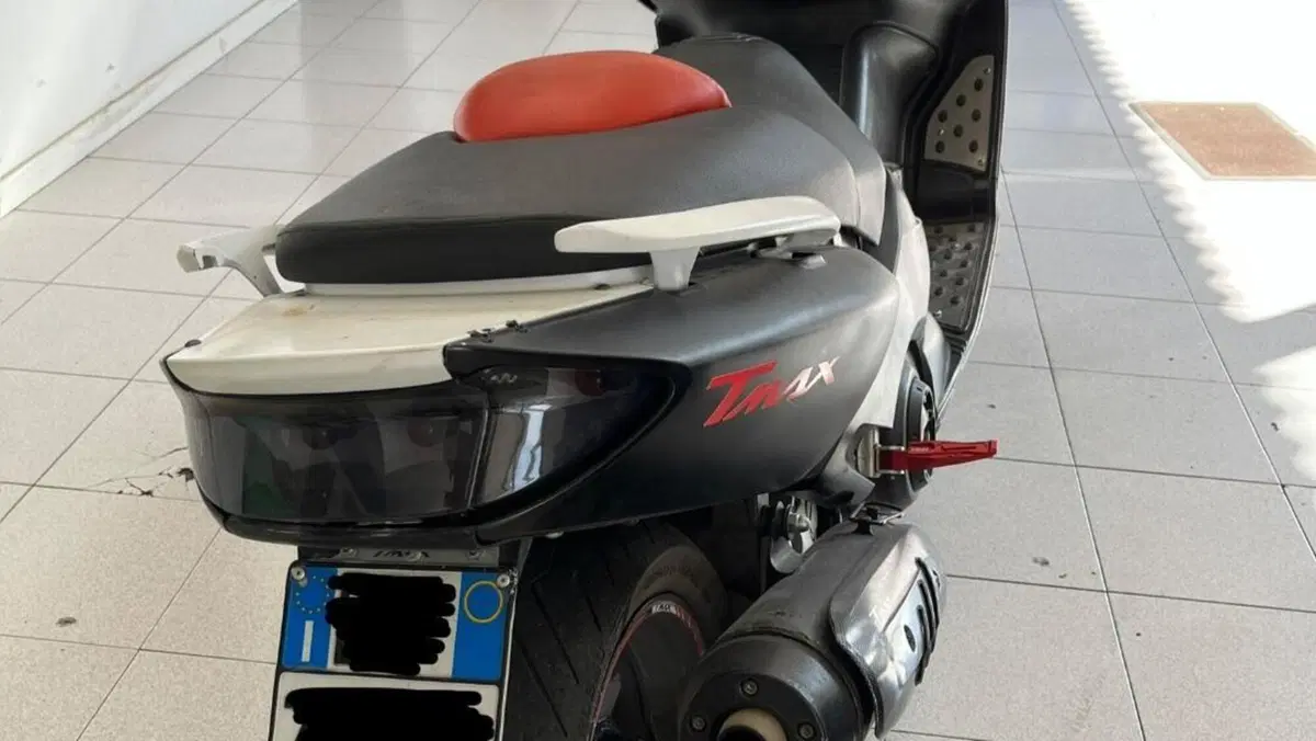 Yamaha T-Max 500 (2001 - 03)  (9)
