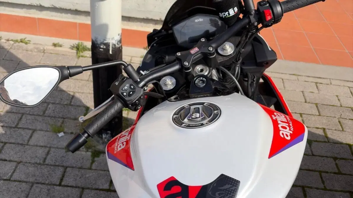 Aprilia Tuono 660 Factory (2022 - 24)  (4)
