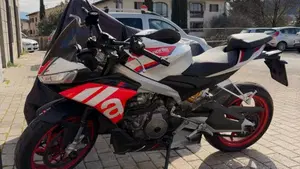 Aprilia Tuono 660 Factory (2022 - 24)  (6)