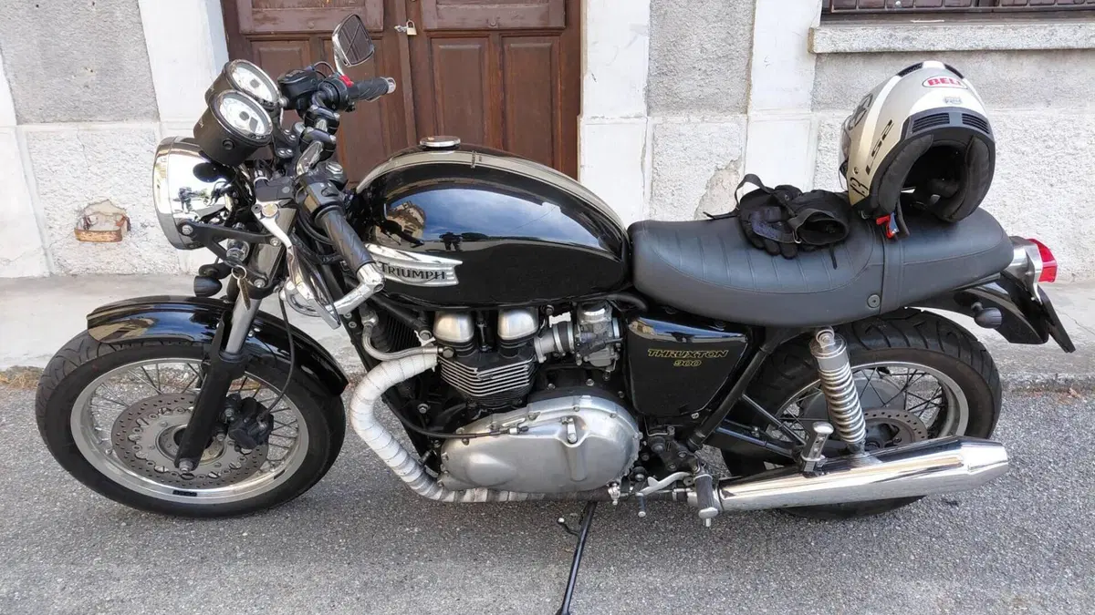 Triumph Thruxton 900 (2004 - 15)  (3)