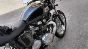 Triumph Thruxton 900 (2004 - 15)  (4)