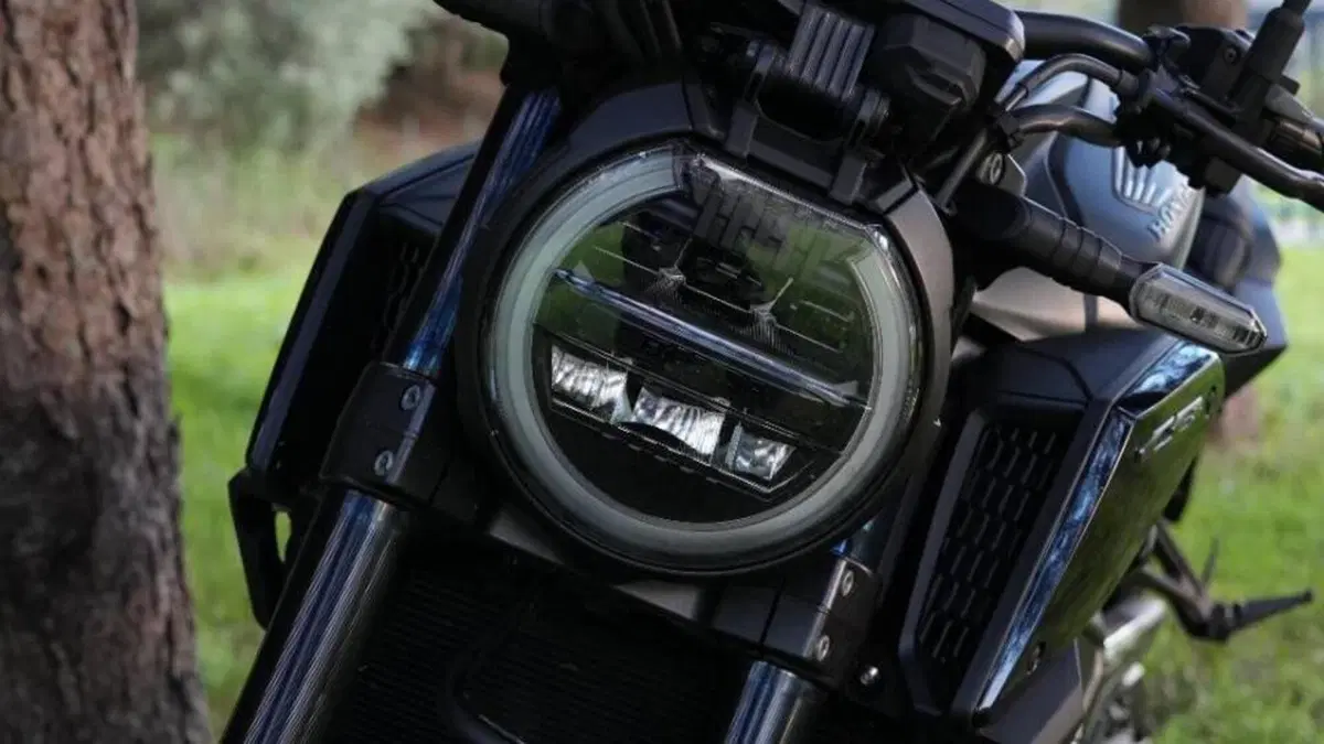 Honda CB 650 R (2021 - 23)  (2)