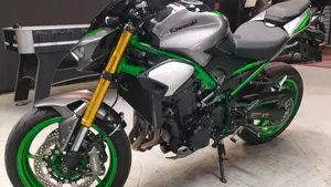 Kawasaki Z 900 SE (2025 - 26)  (2)