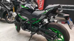 Kawasaki Z 900 SE (2025 - 26)  (3)