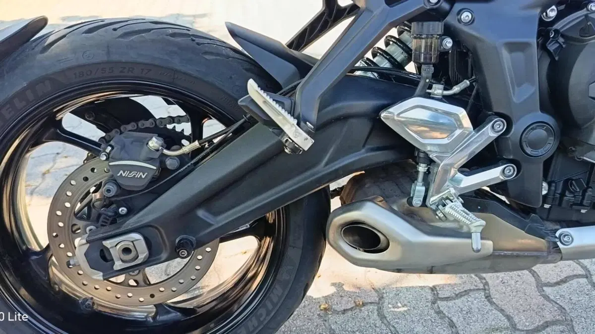 Triumph Trident 660 (2021 - 24)  (6)