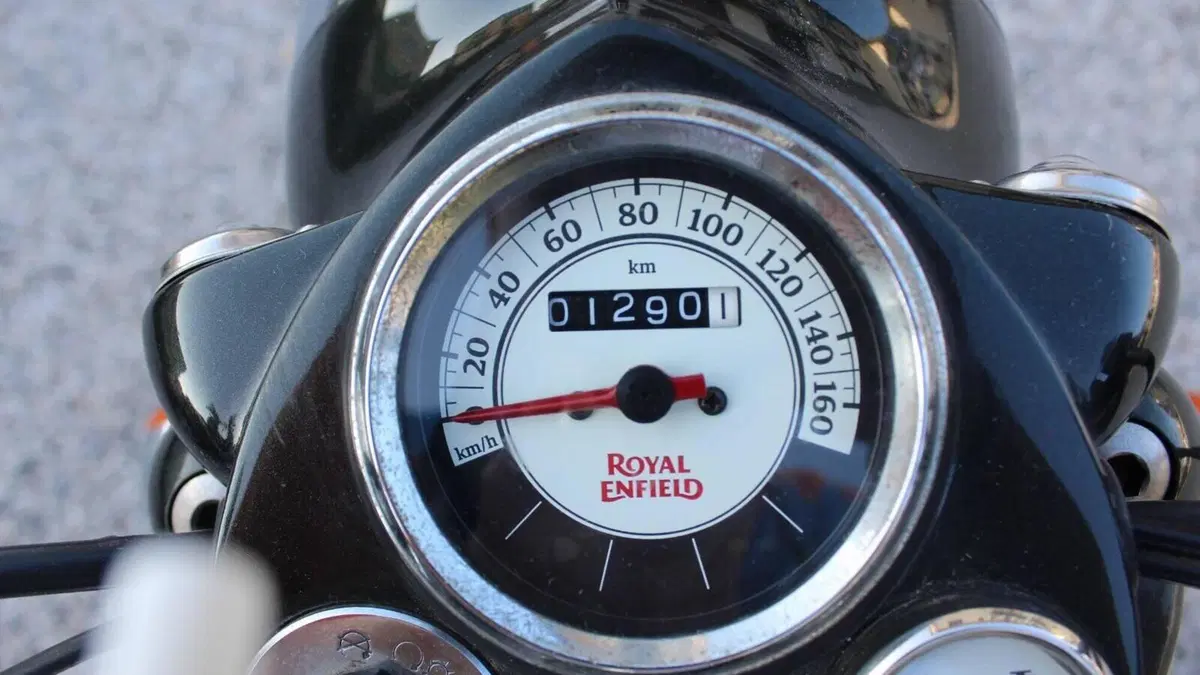 Royal Enfield Classic 500 EFI - Chrome (2017 - 20)  (2)