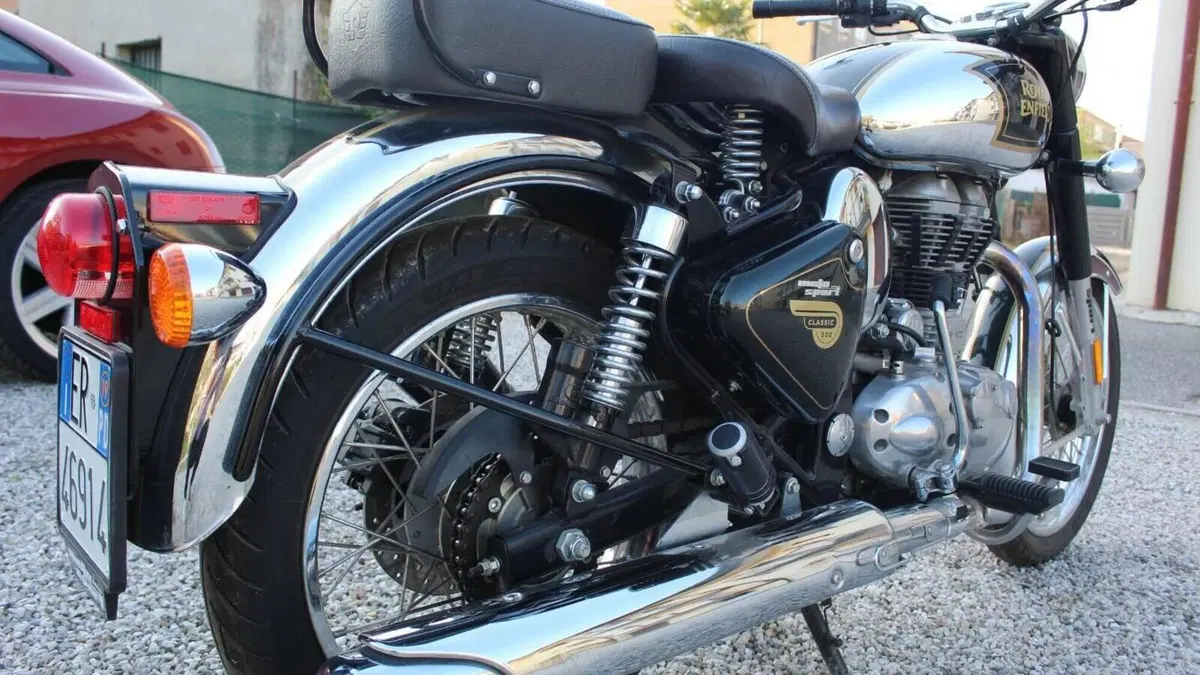 Royal Enfield Classic 500 EFI - Chrome (2017 - 20)  (5)