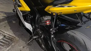 Yamaha YZF R6 (2006 - 07)  (7)
