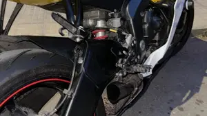 Yamaha YZF R6 (2006 - 07)  (8)