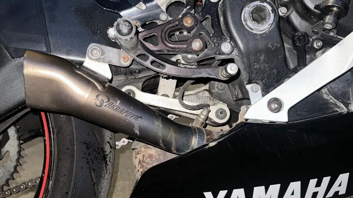 Yamaha YZF R6 (2006 - 07)  (9)