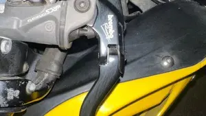 Yamaha YZF R6 (2006 - 07)  (10)