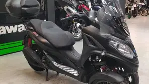Piaggio MP3 300 ABS Hpe (2021 - 24)  (2)