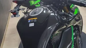 Kawasaki Z 900 SE Performance (2023 - 24)  (3)