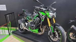 Kawasaki Z 900 SE Performance (2023 - 24)  (5)