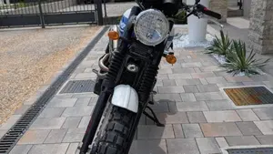 Triumph Scrambler (2006 - 17)  (4)