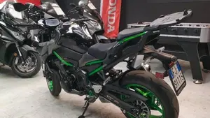 Kawasaki Z 900 (2021 - 24)  (3)