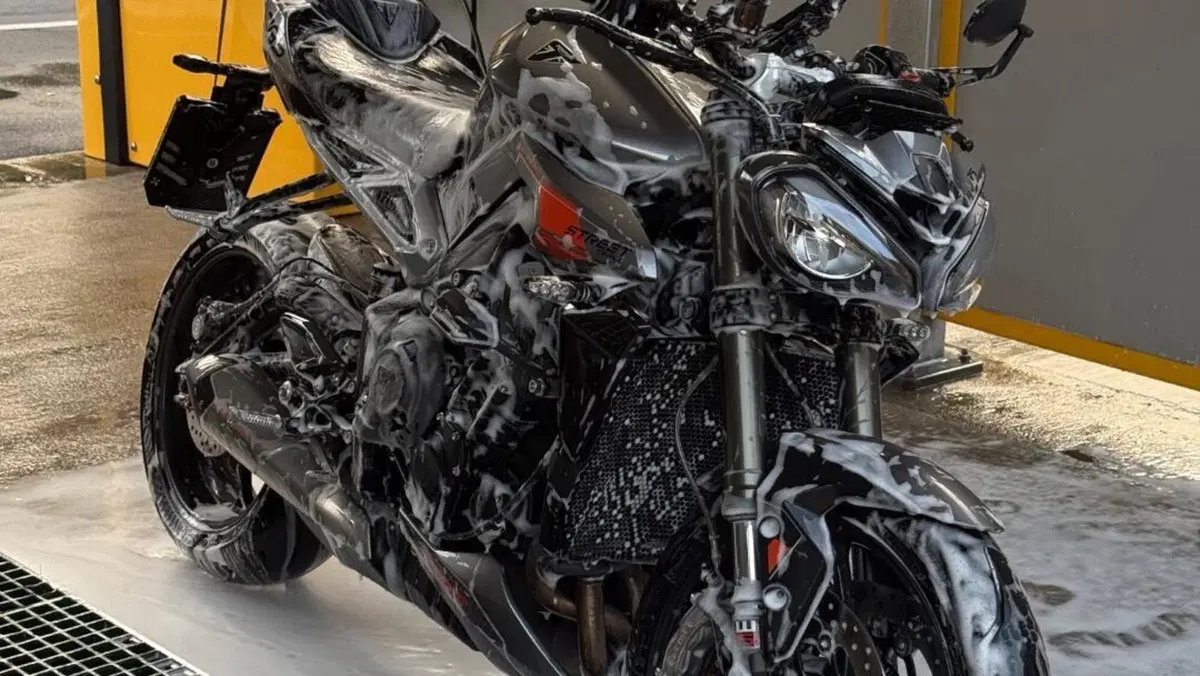Triumph Street Triple 765 RS (2023 - 26)  (2)