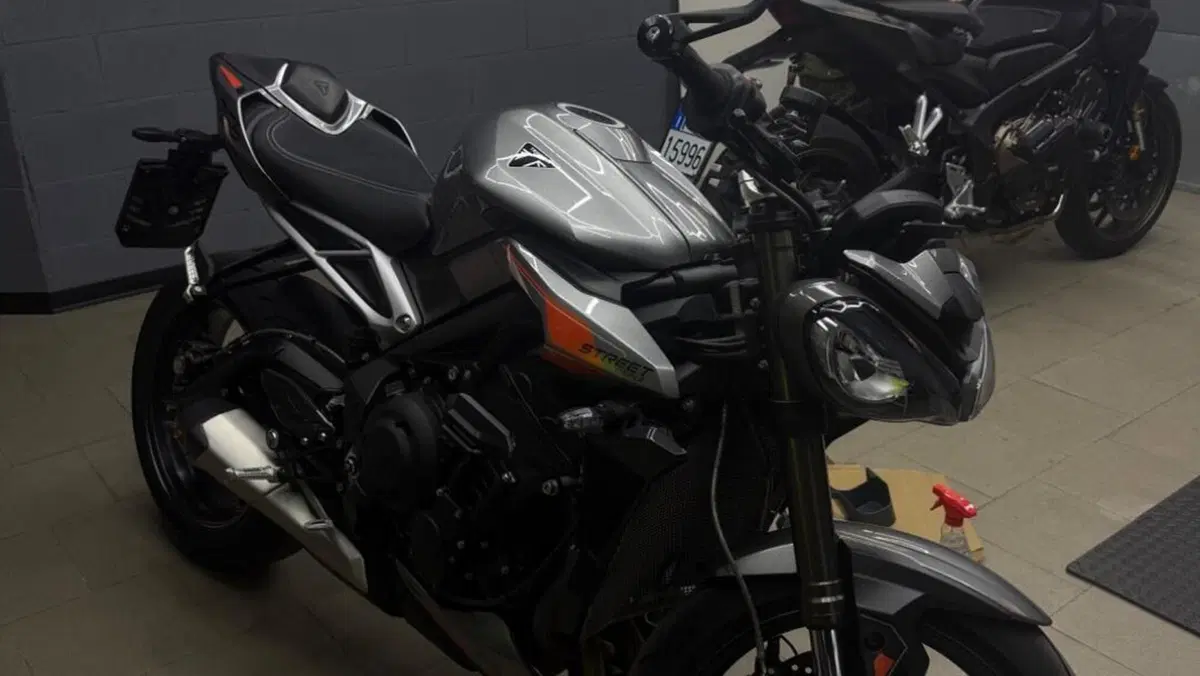 Triumph Street Triple 765 RS (2023 - 26)  (3)