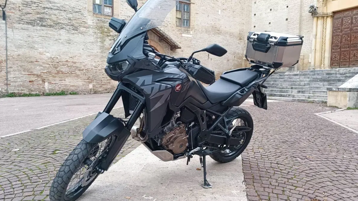 Honda Africa Twin CRF 1100L (2022 - 23)  (3)