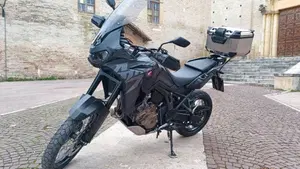 Honda Africa Twin CRF 1100L (2022 - 23)  (3)