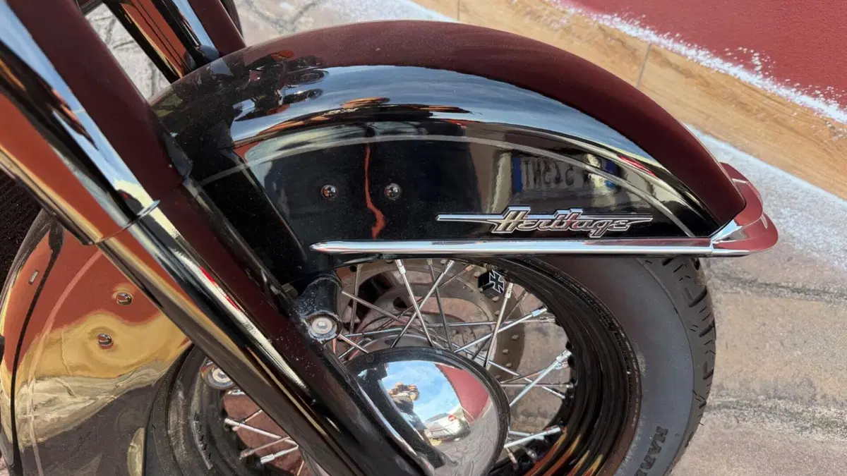 Harley-Davidson 114 Heritage Classic (2018 - 20) - FLHCS  (4)