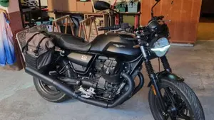 Moto Guzzi V7 Stone (2021 - 24)  (2)