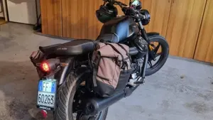 Moto Guzzi V7 Stone (2021 - 24)  (3)