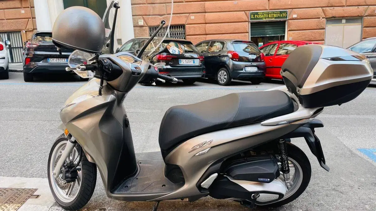 Honda SH 350 Sport (2021 - 24)  (2)