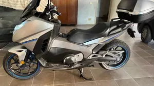 Honda Integra 750 DCT Sport (2017)  (5)