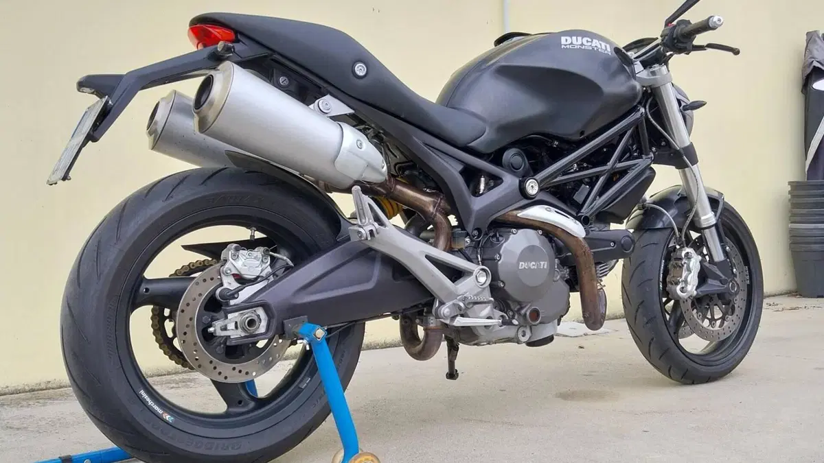 Ducati Monster 696 (2008 - 13)  (5)