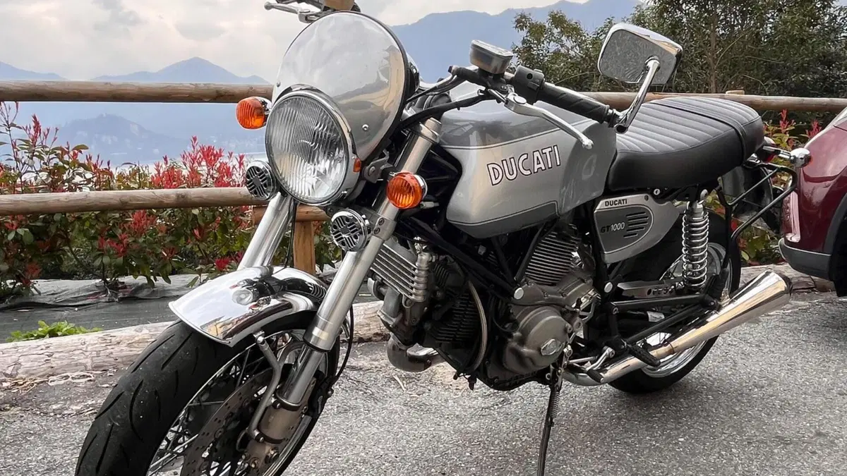 Ducati Sportclassic GT 1000  (2)