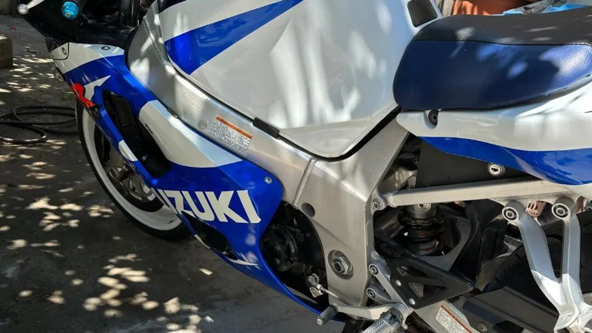 Suzuki GSX R 600 (2001 - 03)  (3)