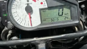 Suzuki GSX R 600 (2001 - 03)  (8)