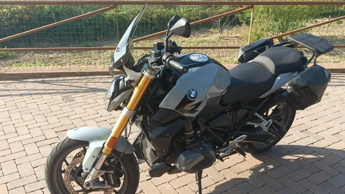 Bmw R 1250 R (2021 - 25)  (2)