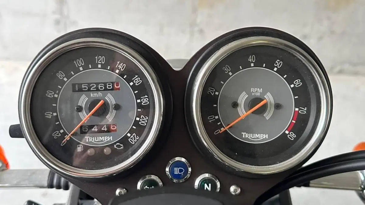 Triumph Bonneville T100 (2008 - 16)  (4)