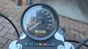 Harley-Davidson 883 (2006 - 07) - XL  (3)