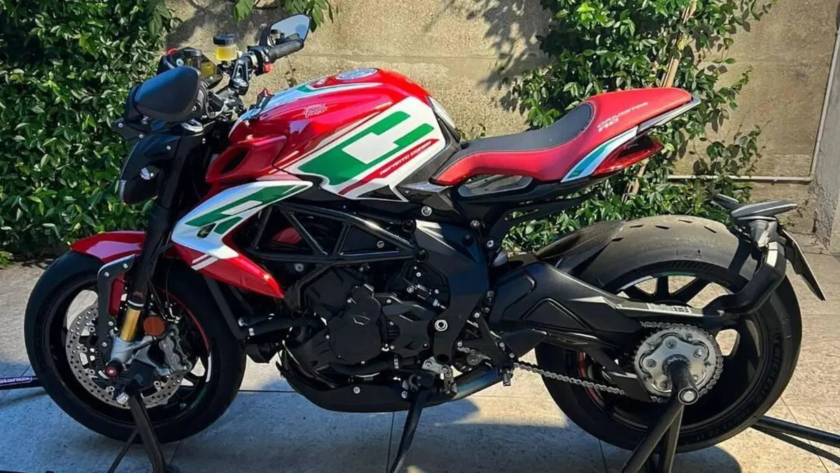 MV Agusta Dragster 800 RC SCS (2022 - 25)  (2)