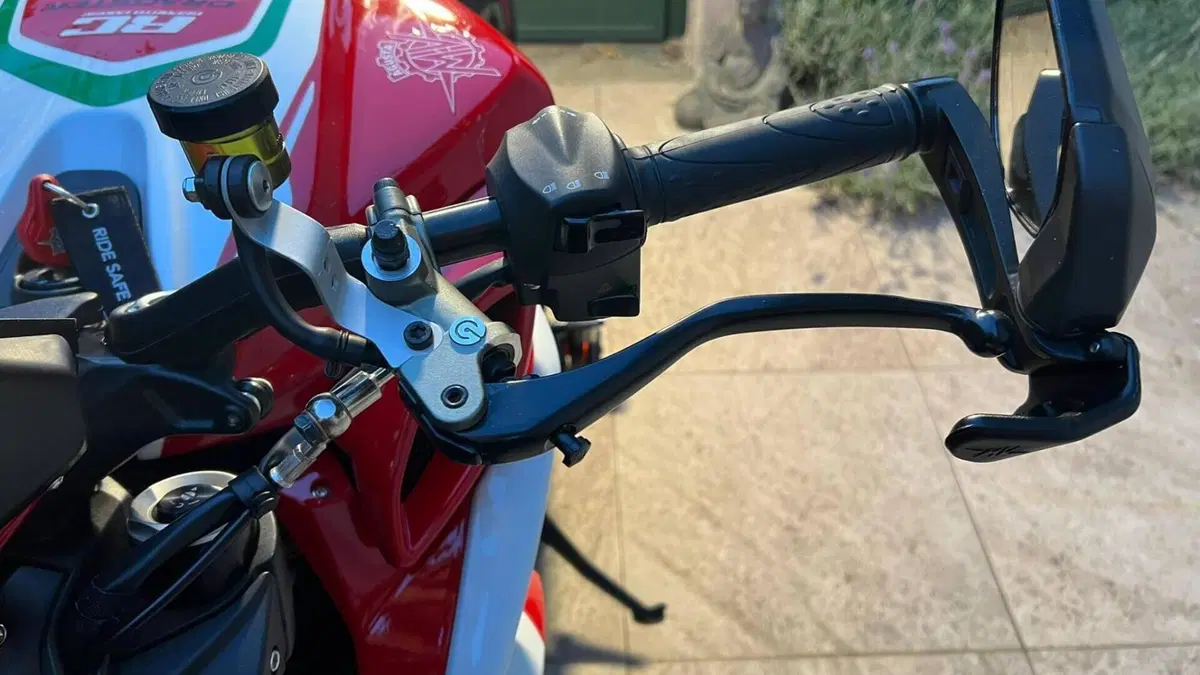 MV Agusta Dragster 800 RC SCS (2022 - 25)  (4)