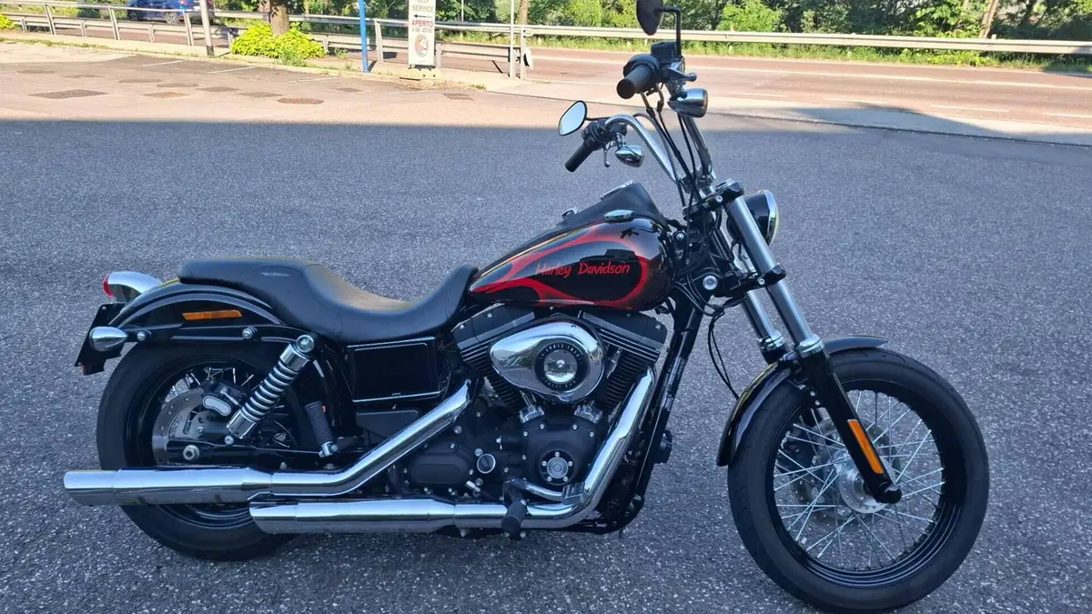 Harley-Davidson 1584 Street Bob (2008 - 15) - FXDB  (3)