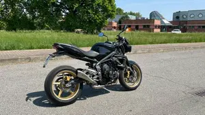 Triumph Street Triple R (2009 - 12)  (2)