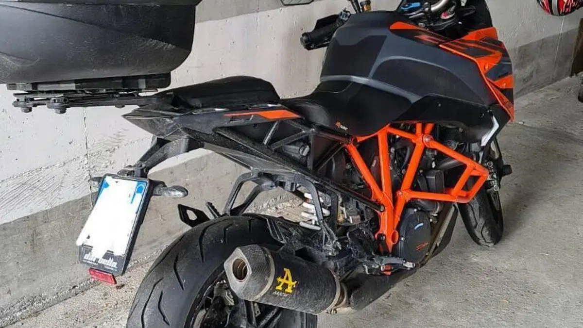 KTM 1290 Super Duke GT (2022 - 25)  (2)
