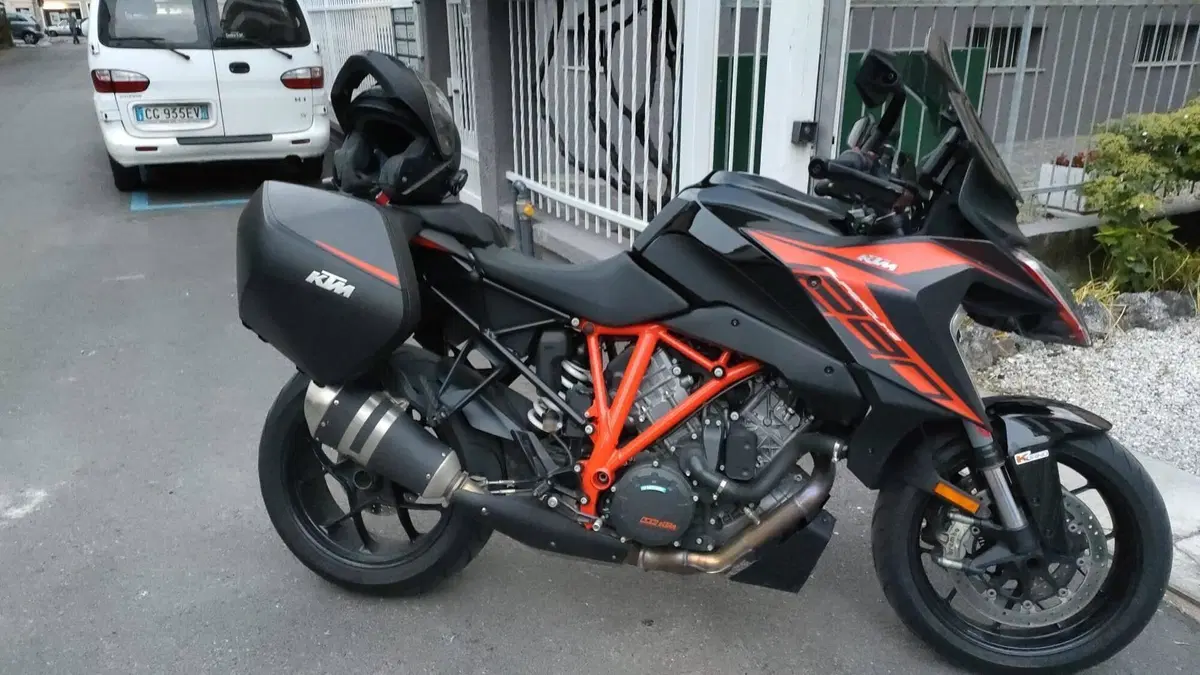 KTM 1290 Super Duke GT (2019 - 20)  (2)