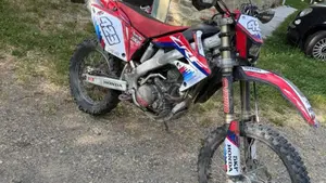 Honda CRF 250R (2008)  (2)