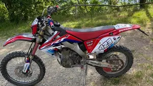Honda CRF 250R (2008)  (4)