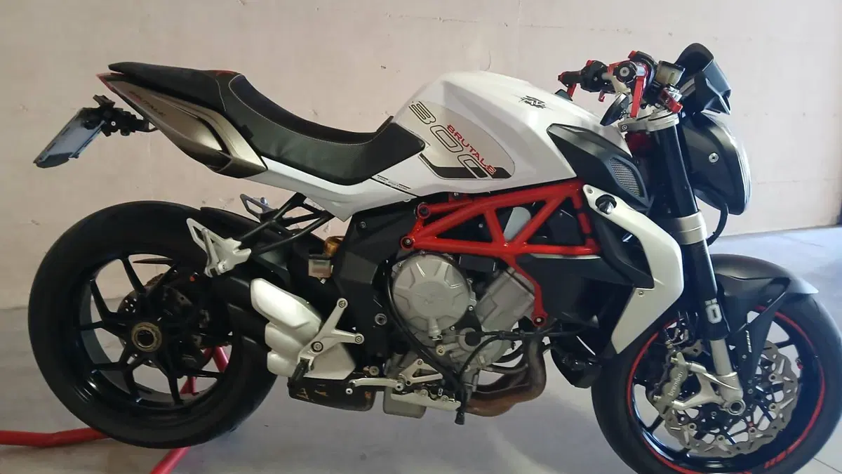 MV Agusta Brutale 800 EAS ABS (2012 - 15)  (2)