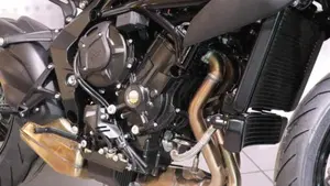 MV Agusta Dragster 800 Rosso (2021 - 23)  (3)