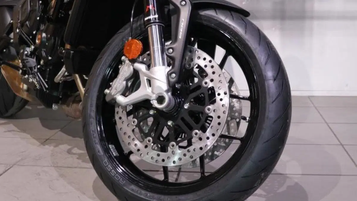 MV Agusta Dragster 800 Rosso (2021 - 23)  (9)